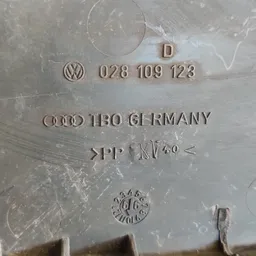 Кришка двигуна Volkswagen Sharan 1A OEM 28109123 фото 3