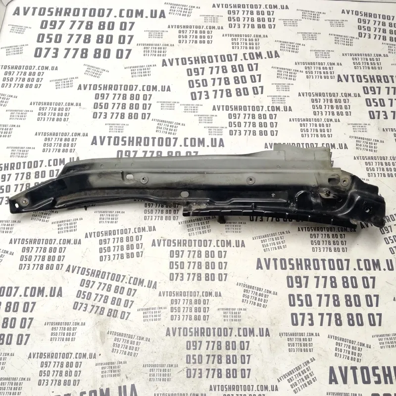 Кронштейн крила Audi Q7 4L (05-15) 3.6 ліва OEM 5571147012