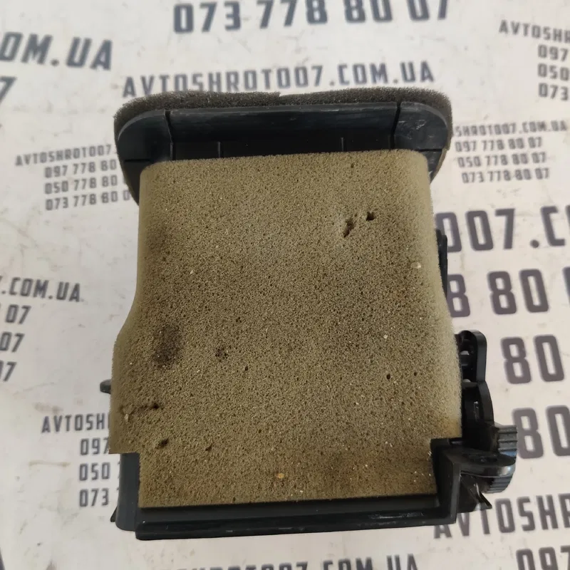Дефлектор обдуву Mazda 3 BK (03-09) лівий OEM bp4l64930