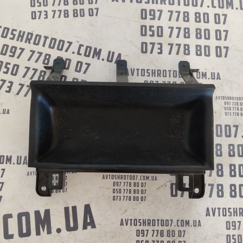 Накладка салону Audi Q7 4L (05-15) 3.6Б задня OEM 4L0863301