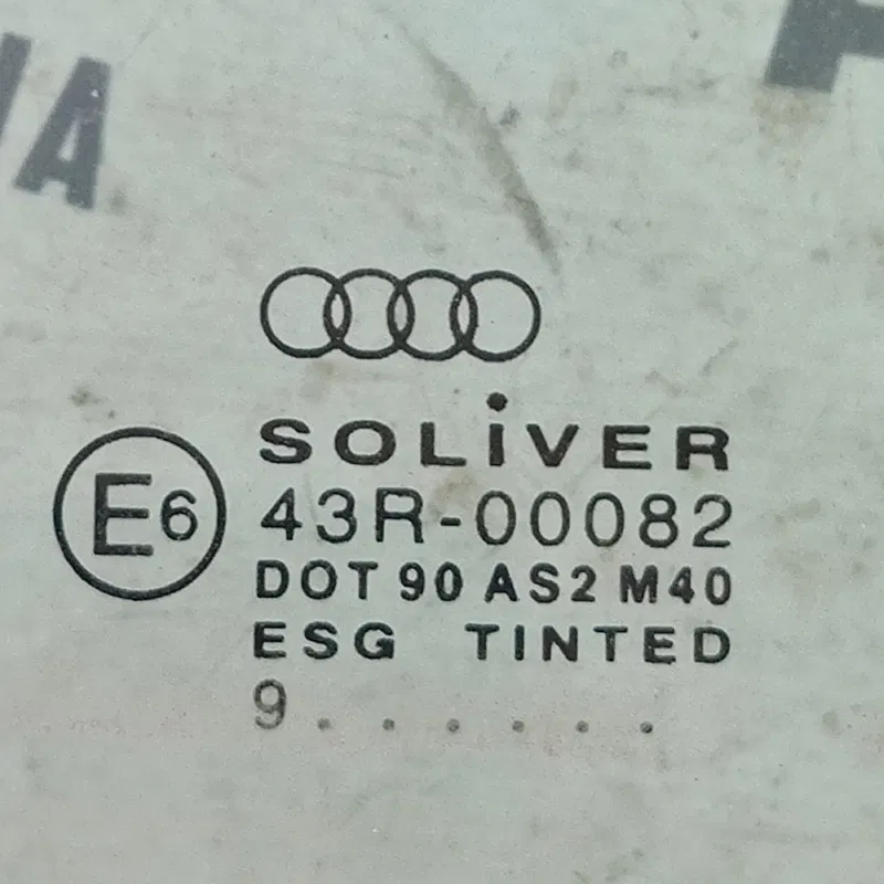 Скло дверей Audi A6 C5 переднє праве OEM 43R00082
