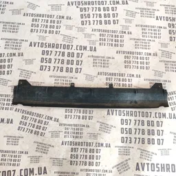 Дефлектор радіатора Audi Q7 05-15 3.6 нижній OEM 4L0121292