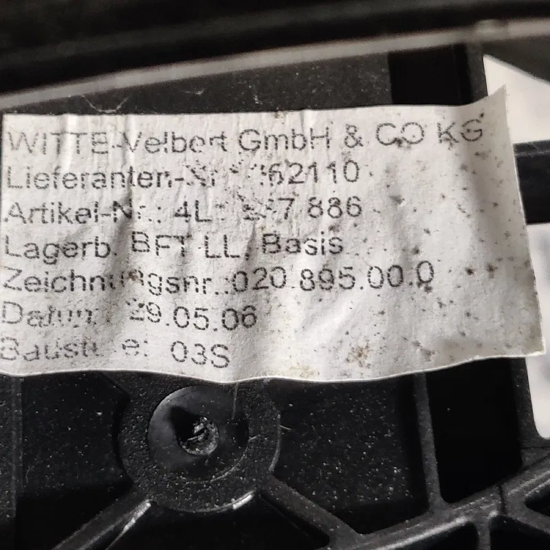 Ручка зовн. Audi Q7 4L (05-15) 3.6 перед. пр. OEM 3757D68511
