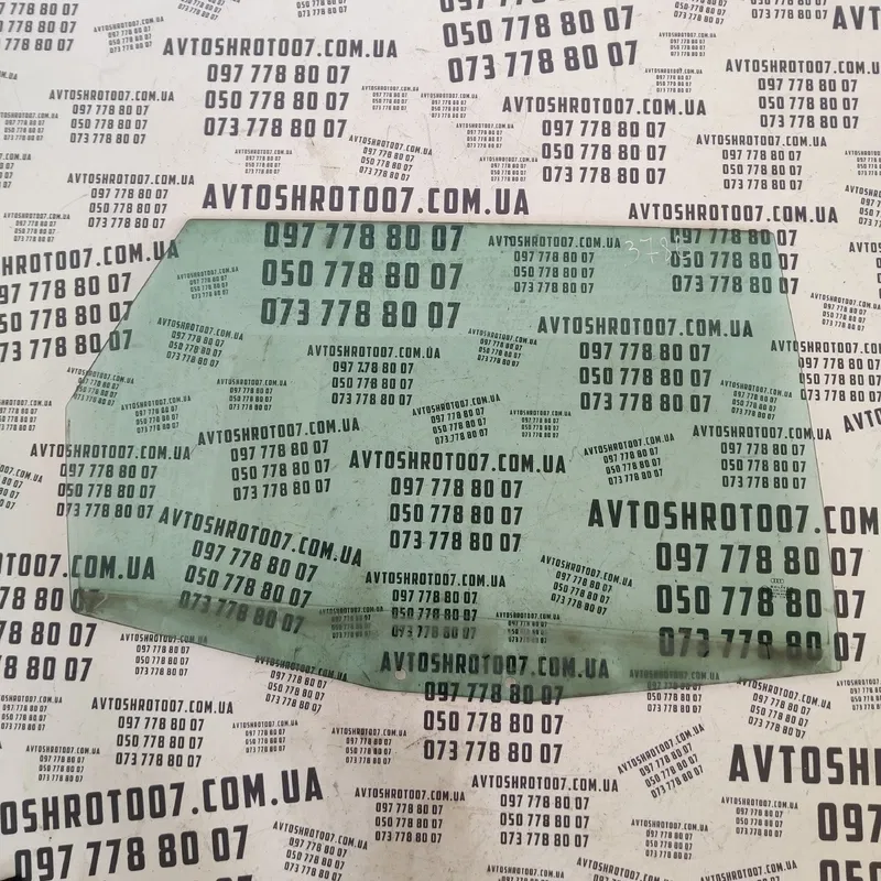 Скло дверей Audi A6 C5 (97-05) задня ліва OEM 43R00081