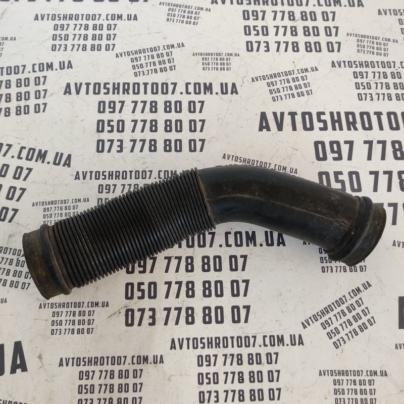 Патрубок повітряний Volkswagen Golf 3 (91-98) OEM 1h0129627b фото 2