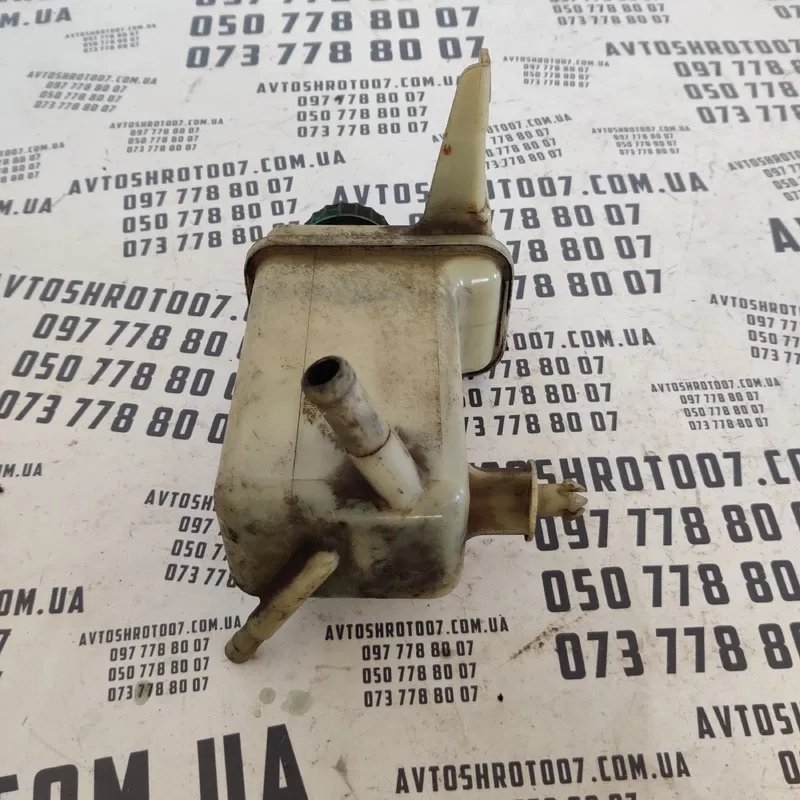 Бачок насосу ГУР Audi 80 B3 (86-91) OEM 8a0422373c
