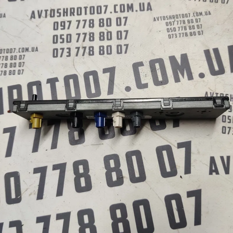Підсилювач антени Audi Q7 4L 05-15 3.6 Бензин OEM 4L0035225F