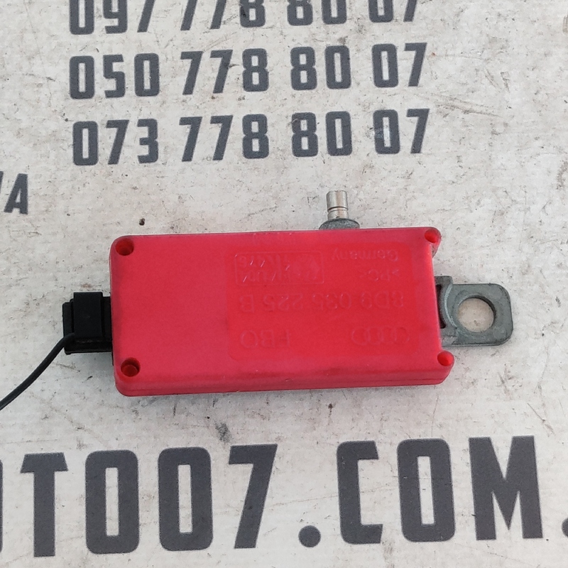 Блок керування антеною Audi A4 B5 (94-01) OEM 8D9035225B