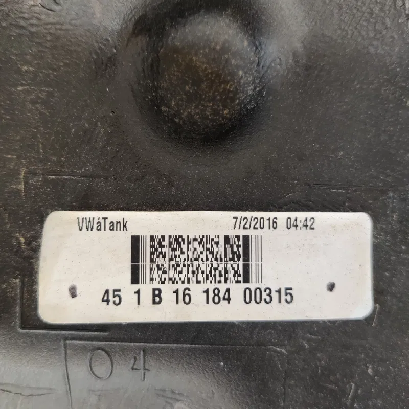 Бак паливний VW Passat B8 USA (16-19) Бензин OEM 451b16184