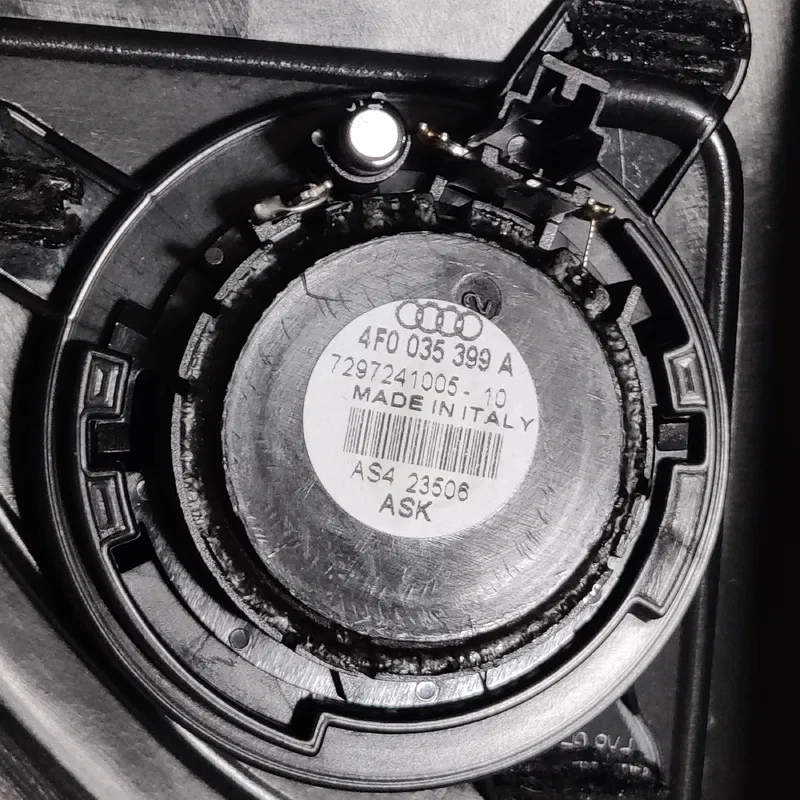 Дверна накладка Audi Q7 4L 05-15 3.6 перед. права 4F0035399A