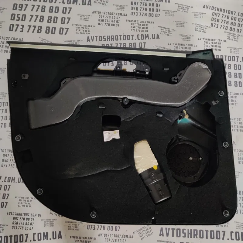 Карта дверна Audi Q7 4L 05-15 3.6B перед. права OEM FQ110570