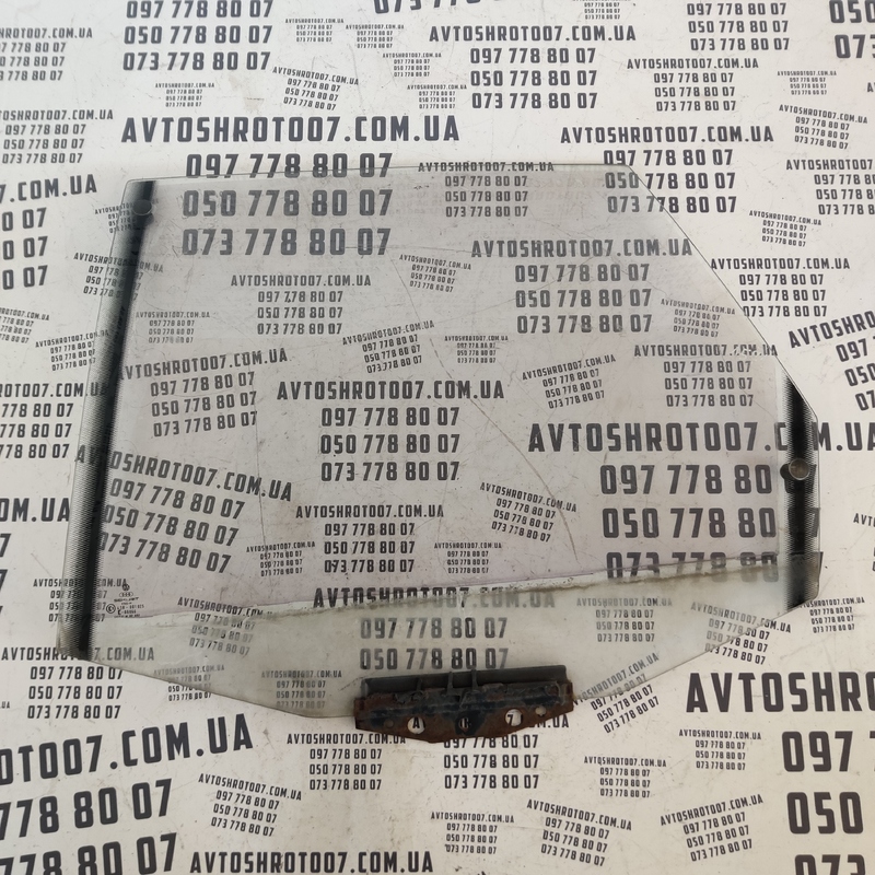 Скло дверей Audi 80 B3 (86-91) заднє ліве OEM 43r001025