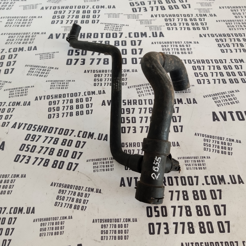 Трубка охолодження Audi A6 C5 (97-05) нижня OEM 4B0121049