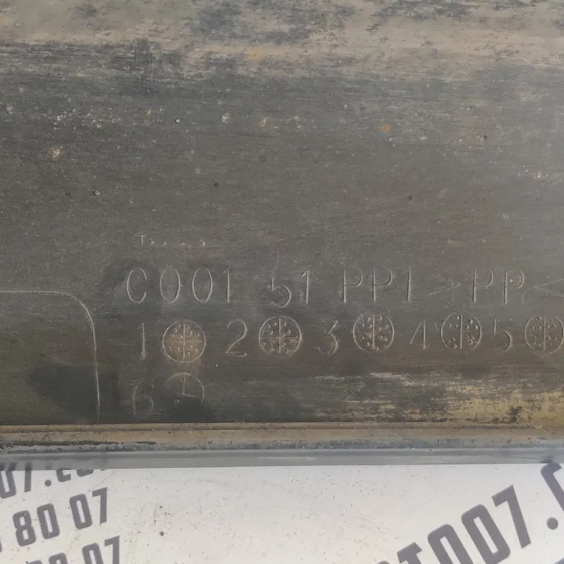 Накладка порога Mazda Xedos 6 (92-99) права OEM c00151pp1