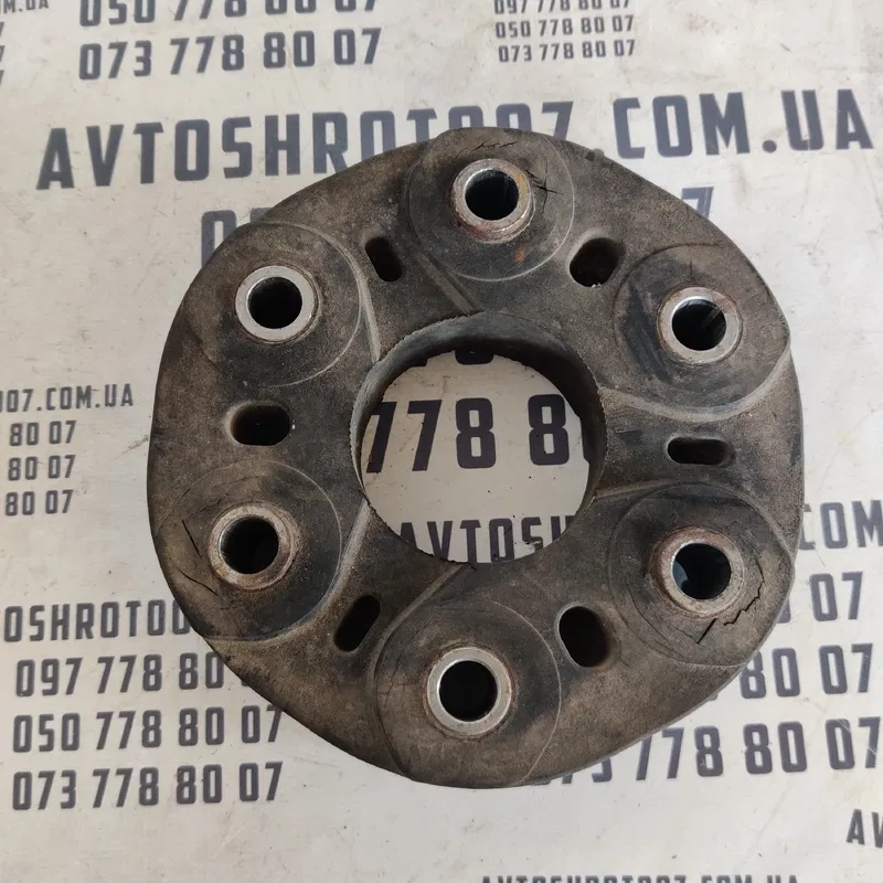 Муфта кардана Mercedes E W210 (95-03) задня OEM 2104110215