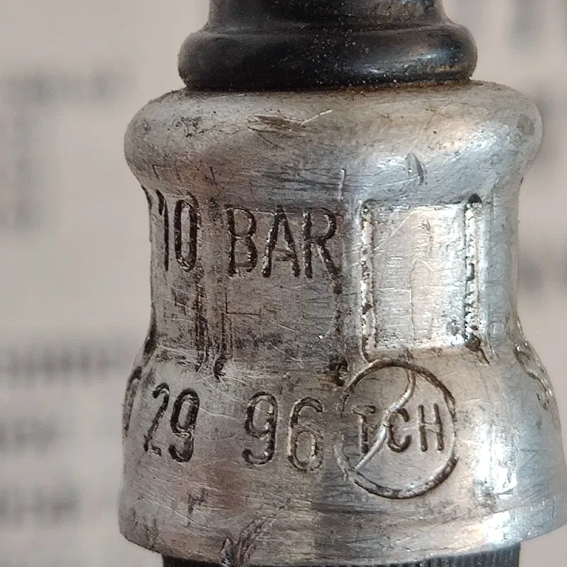 Трубка охолодження Mercedes W211 (02-09) OEM a2112702996