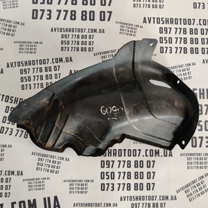 Накладка арки крила Infiniti FX 35 задня OEM 748a2cg010