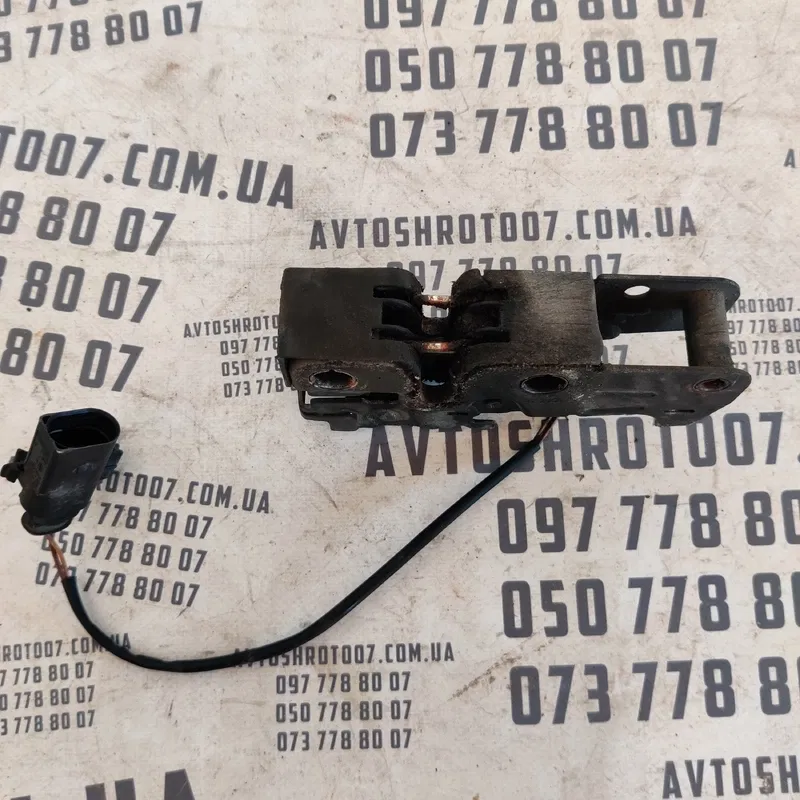 Замок капота Audi Q7 4L (05-15) 3.6 BHK перед OEM 3D0973822