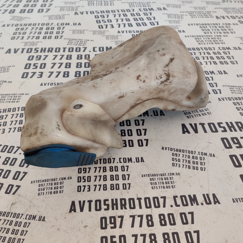 Бачок омивача скла Audi A6 C5 (97-05) 4b0955453