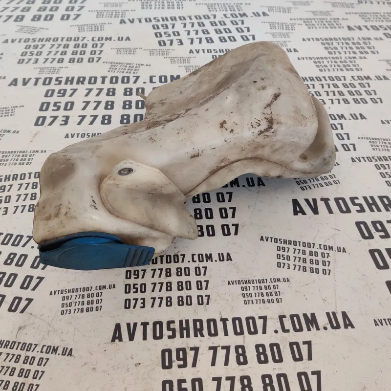 Бачок омивача скла Audi A6 C5 (97-05) 4b0955453