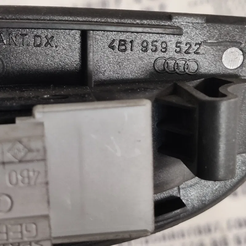 Кнопка склопідіймача Audi A6 C5 (97-05) OEM 4B0959855
