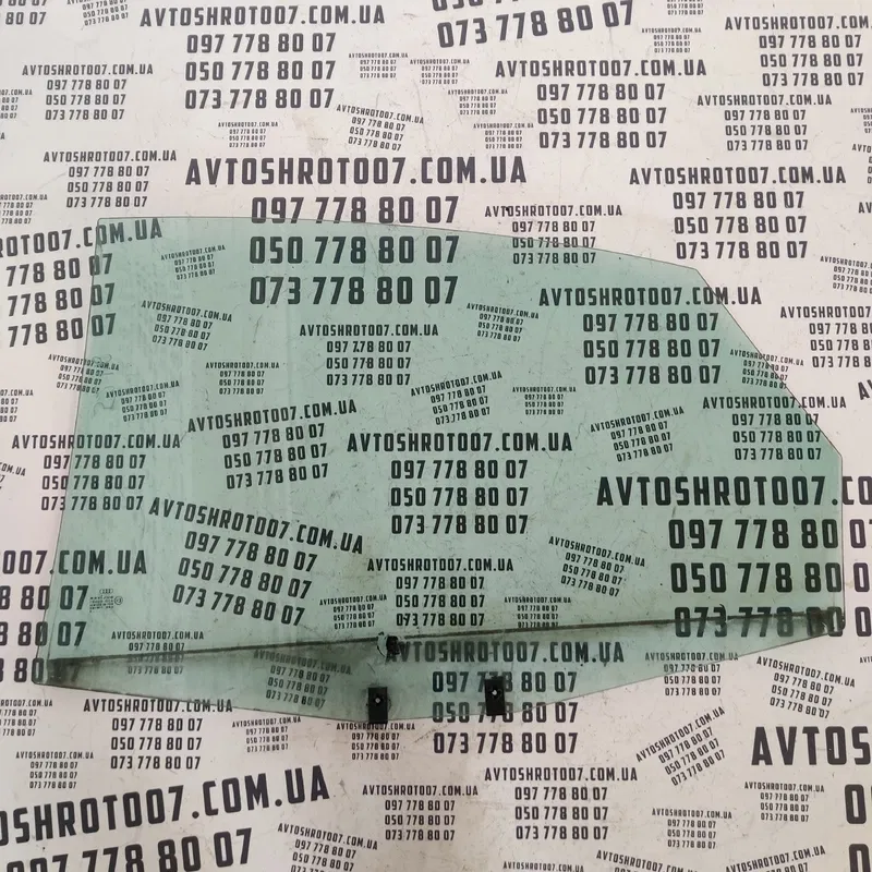 Скло дверей Audi A6 C5 (97-05) заднє праве OEM 43r00081