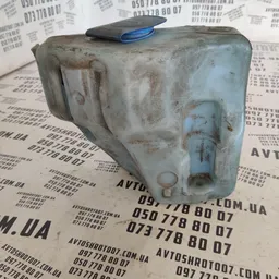 Бачок омивача лобового скла VW Passat B3 (88-93) 357955453b фото 3