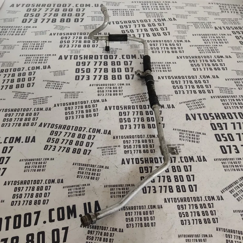 Трубка кондиціонера VW Passat B3 (88-93) OEM 357820255a