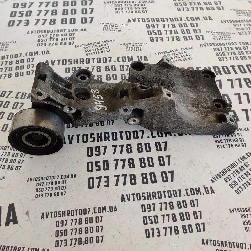 Кронштейн генератора Volkswagen Passat B5 OEM 03G903143A