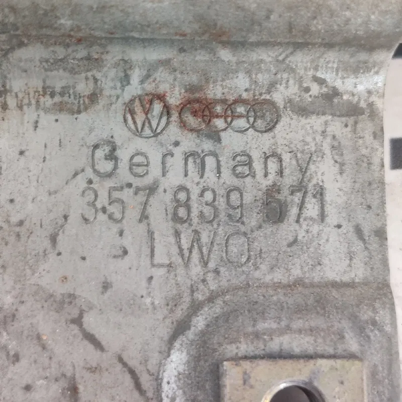 Скло дверей Volkswagen Passat B3 задня права OEM 357839571