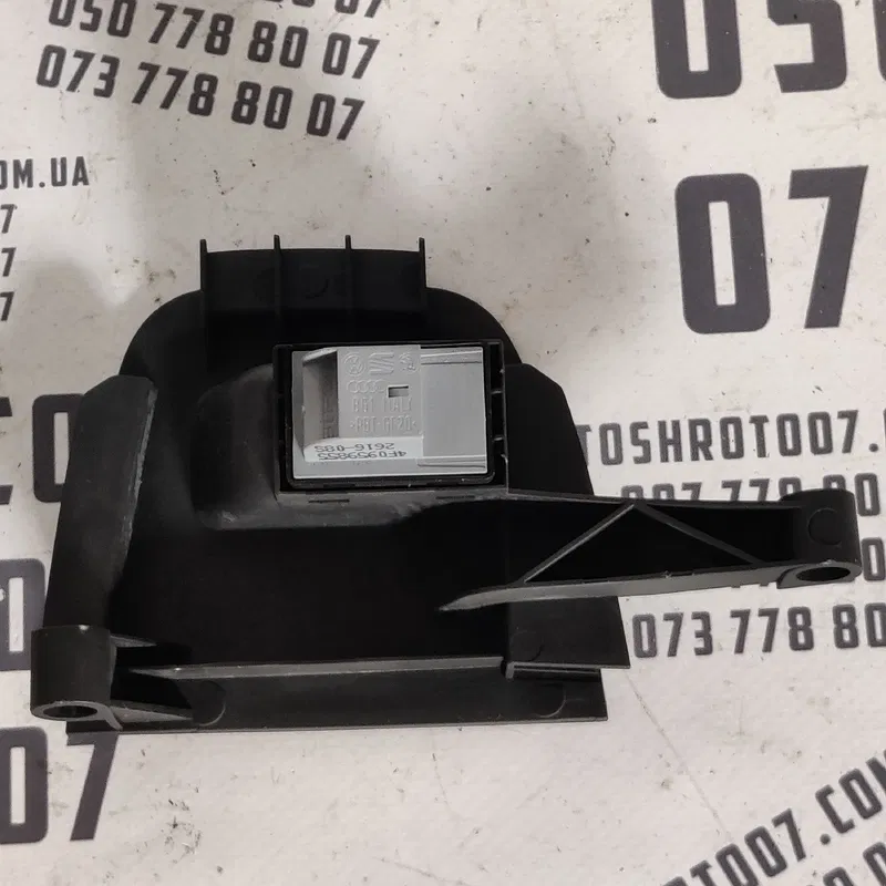 Кнопка склопідіймача Audi Q7 (05-15) 3.6 пр. OEM 4F0959855