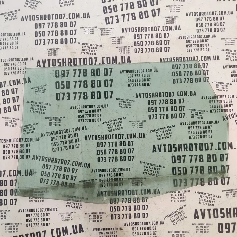 Скло дверей Audi A6 C5 (97-05) задня ліва OEM 43R00081