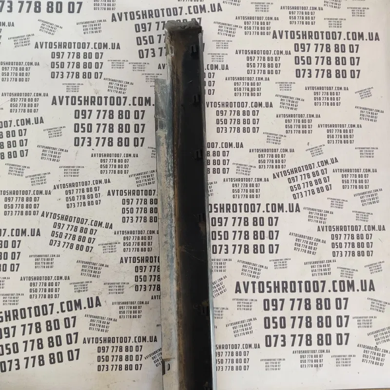 Накладка порога Mazda Xedos 6 (92-99) права OEM c00151pp1