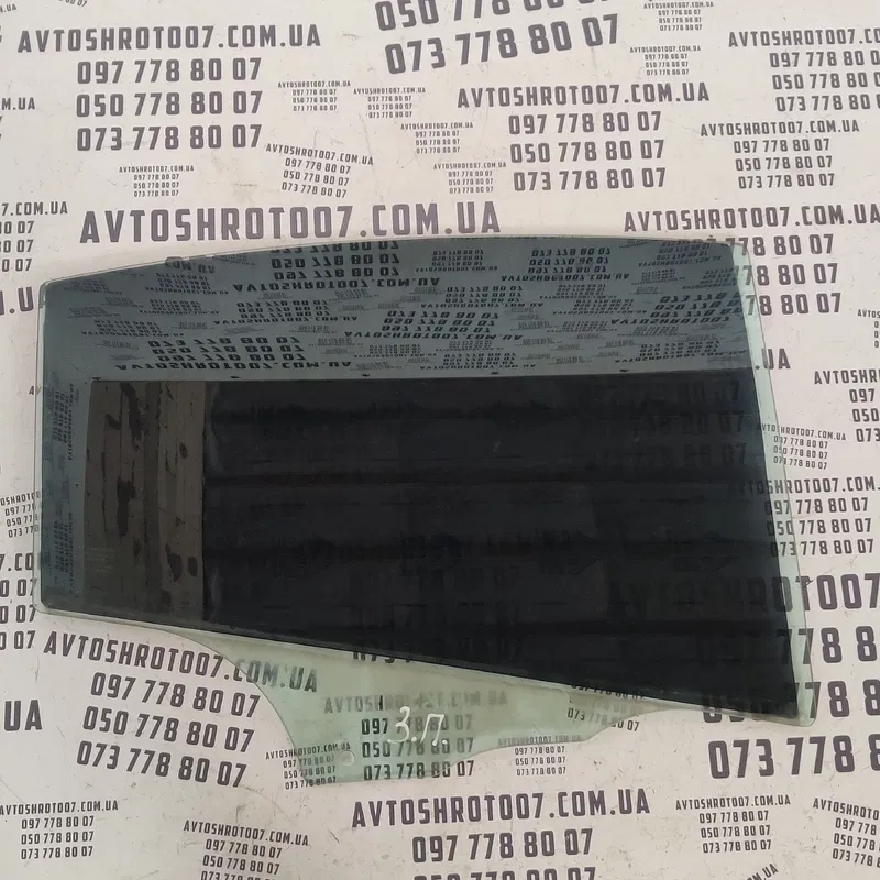 Скло дверей Mazda 3 BK (03-09) заднє праве OEM 43R008577