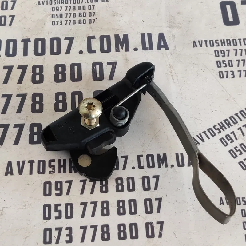 Замок заднього сидіння Citroen C1 OEM l0011561