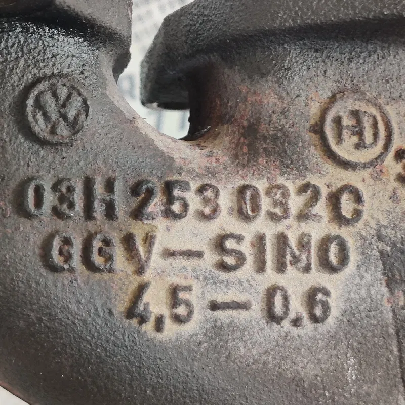Колектор випускний Audi Q7 (05-15) 3.6 правий OEM 03h253032C