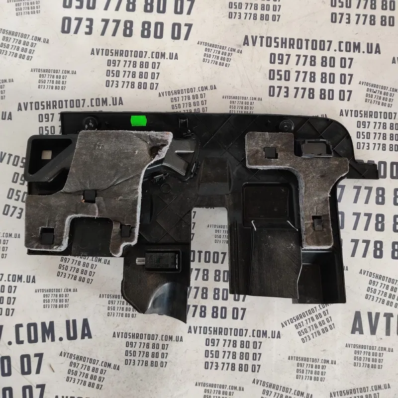 Накладка салону Audi Q7 4L (05-15) 3.6 перед ліва 4L1815173