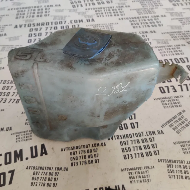 Бачок омивача лобового скла VW Passat B3 (88-93) 357955453b