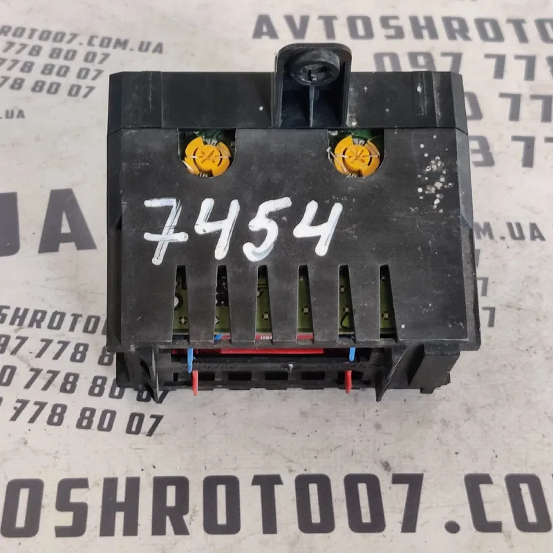 Дисплей Renault Scenic 1 (96-03) OEM 7700413529