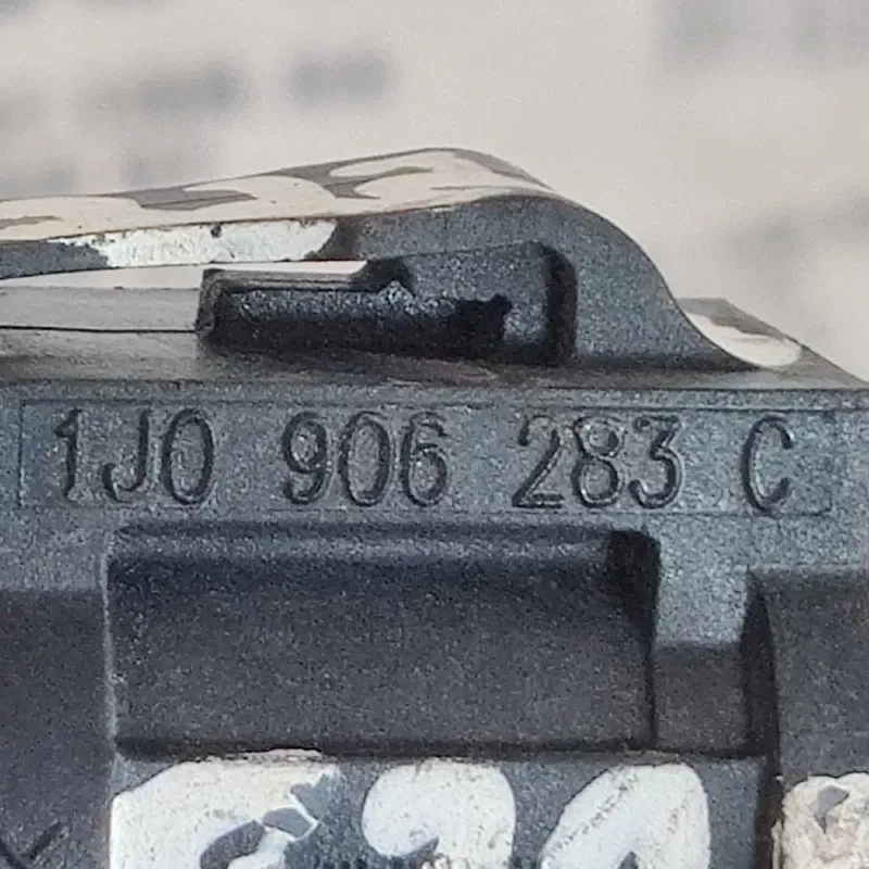 Клапан електромагнітний Volkswagen Sharan 1A OEM 1J0906283C