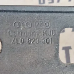 Петля капоту Audi Q7 4L (05-15) 3.6 Бензин ліва 4L0823301 фото 3