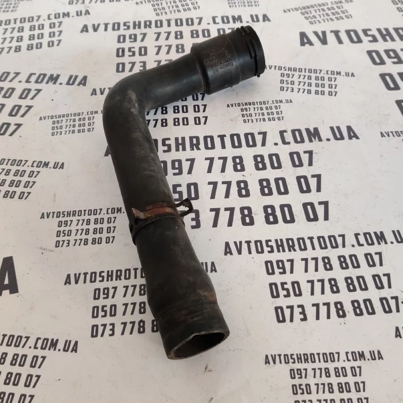 Трубка охолодження VW Passat B5 96-05 верхня OEM 8D0121101K