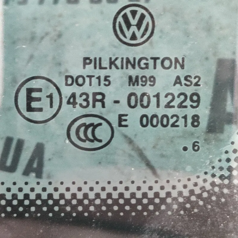 Кузовне скло VW Passat B8 USA заднє праве OEM 1002000138