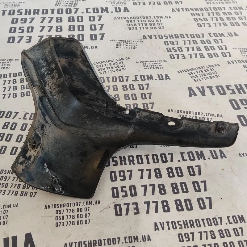 Бризговик Mazda Xedos 6 (92-99) передній прав. OEM CA0151841