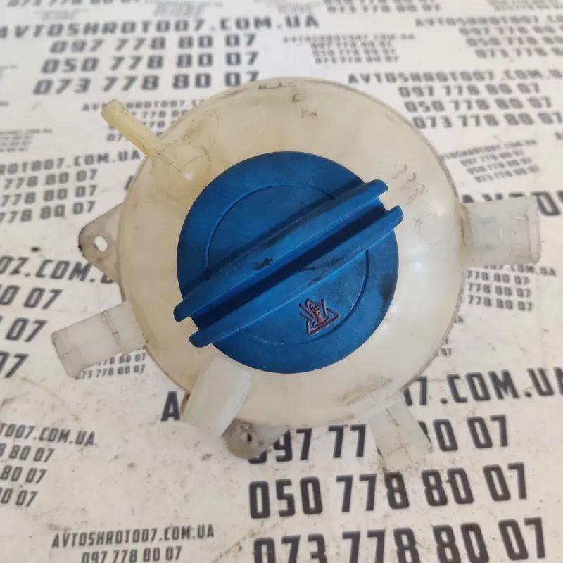 Бачок розширювальний Volkswagen Jetta (10-18) OEM 5C0121407A