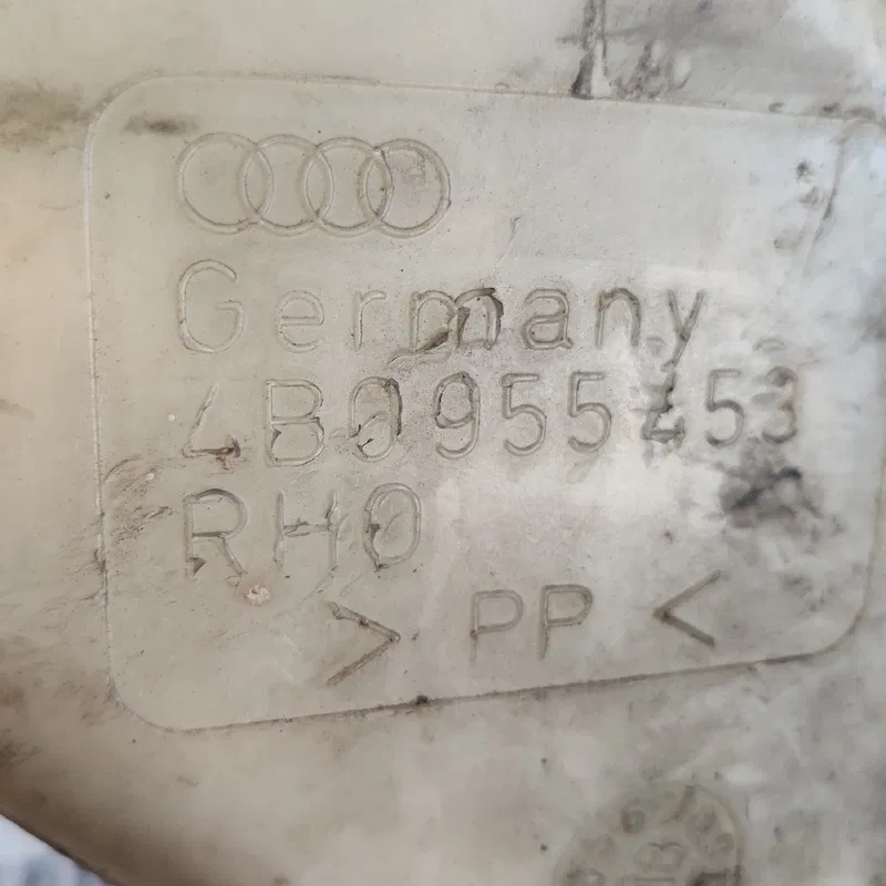 Бачок омивача лобового скла Audi A6 C5 (97-05) OEM 4B0955453
