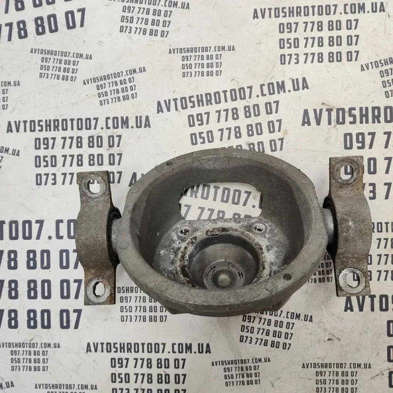 Опора аморт. Audi Q7 (05-15) 3.6 задня права OEM 7L0512345B
