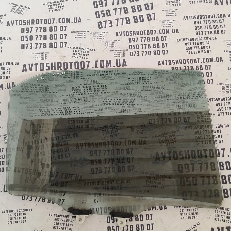 Скло дверей Mitsubishi Lancer 9 (03-08) заднє праве