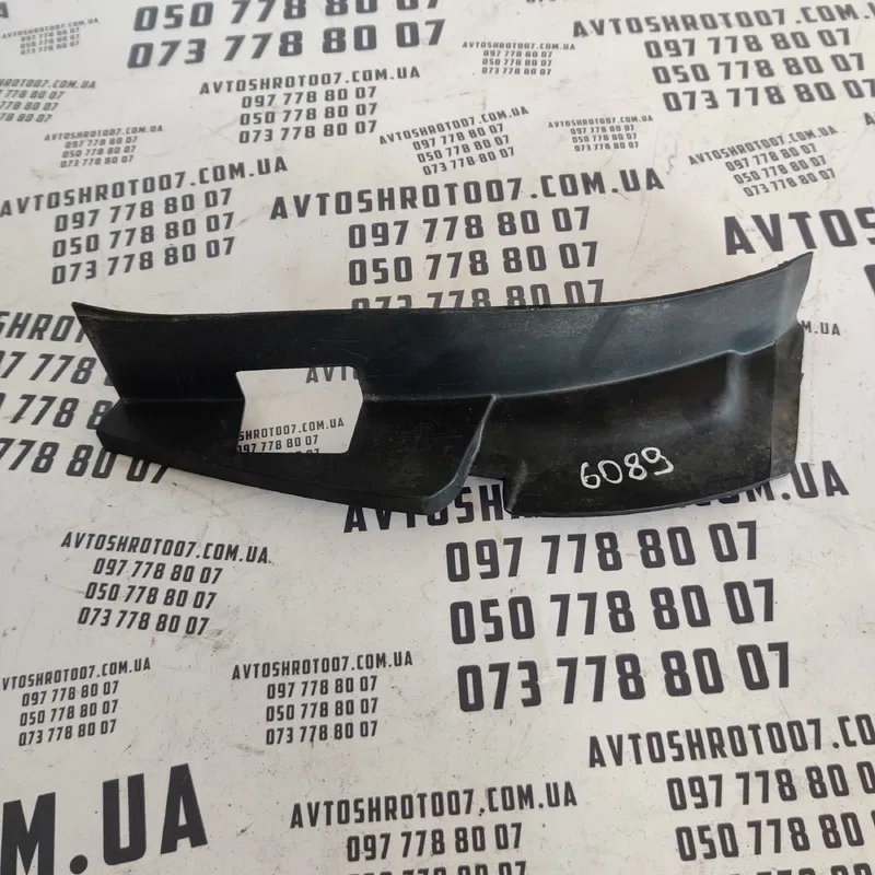 Накладка бампера Infiniti FX 35 задня права OEM 85074cg000