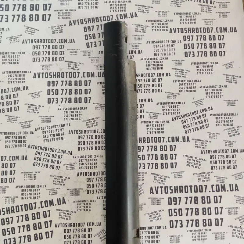 Накладка порога Mazda Xedos 6 (92-99) права OEM c00151pp1